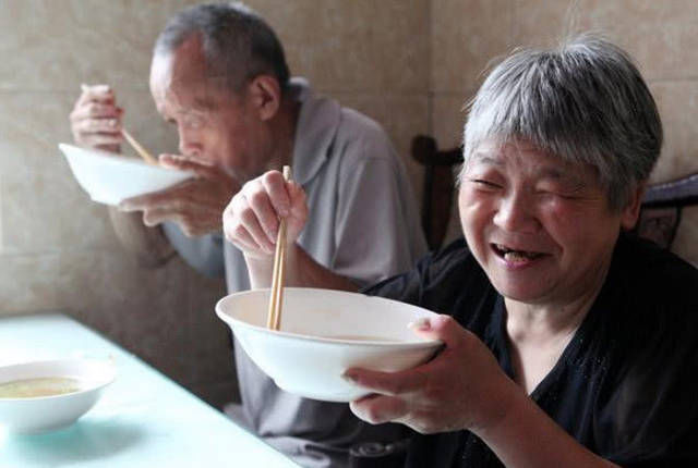 長壽的人，往往常做4件事，做得越多更易長壽，有一二個(gè)也好