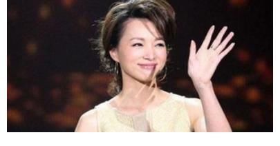 董卿连续4年缺席央视春晚，节目组道出真相，太令人惋惜！