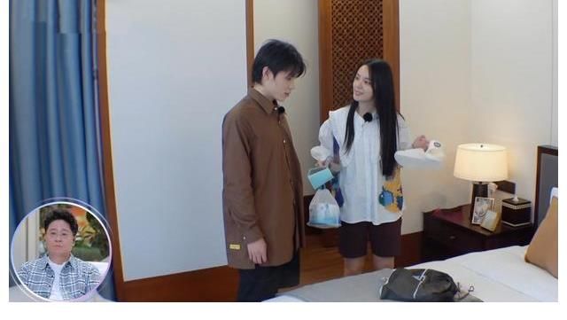 孟子义|《女儿4》李莎旻子爱得卑微，父亲心疼颤抖落泪，直言不录了