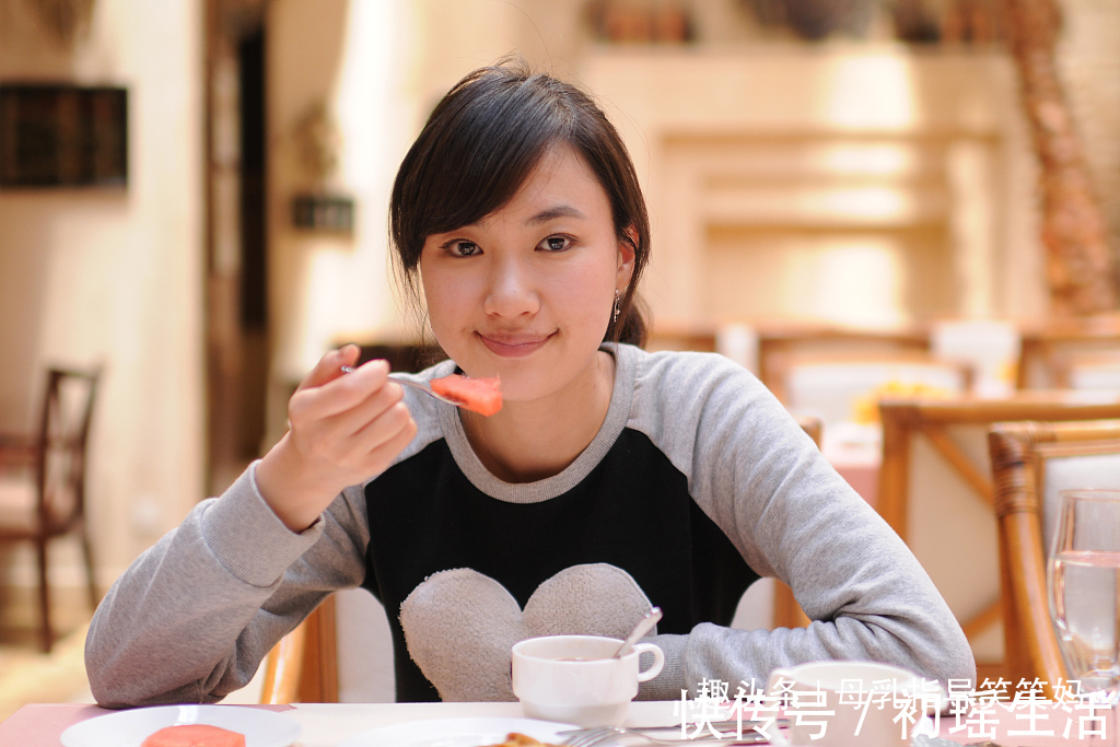 妈妈|坐月子补身体,吃公鸡还是吃母鸡吃错了后果很糟糕