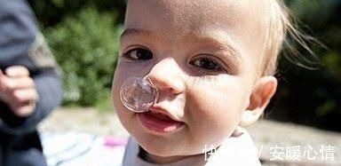 宝宝|六个月大宝宝总爱摸自己头,宝妈发现后送医院,医生夸赞很及时