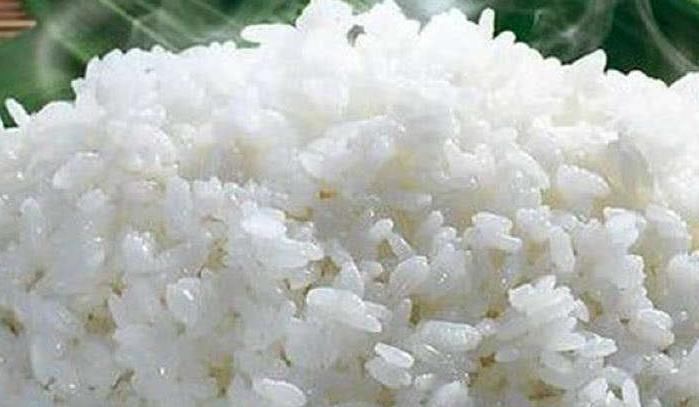 蒸米饭时,记住这一点,蒸出的米饭更软糯香甜,快学起来吧