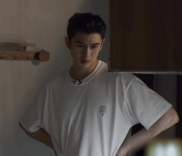 在《哥哥的下午茶》中,张云龙说没想到自己参加哥哥会哇哇大哭