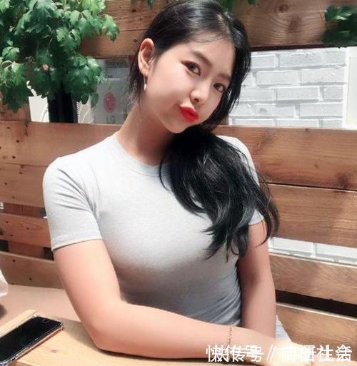 胖妞|胖妞堅持健身4年, 成功減肥后身材性感, 人也變得自信開朗了!