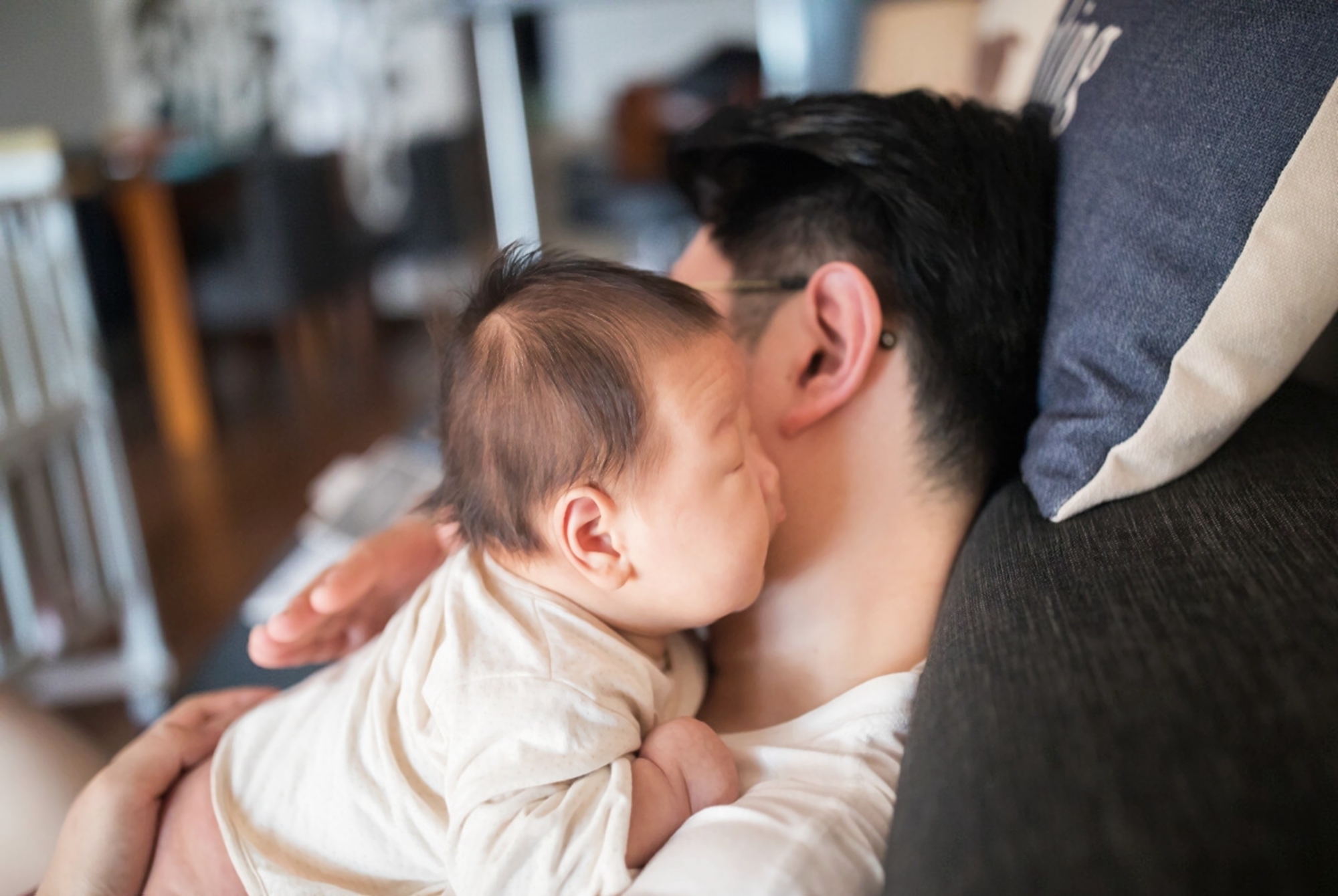 嘴唇|宝宝身体缺水后的这4种表现,暗示宝妈该抓紧补水,错过害娃不浅