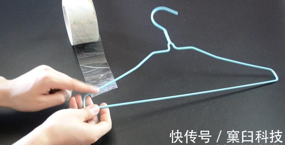 衣架|衣架上缠几圈胶带, 这个作用太厉害了, 解决了很多家庭的烦恼