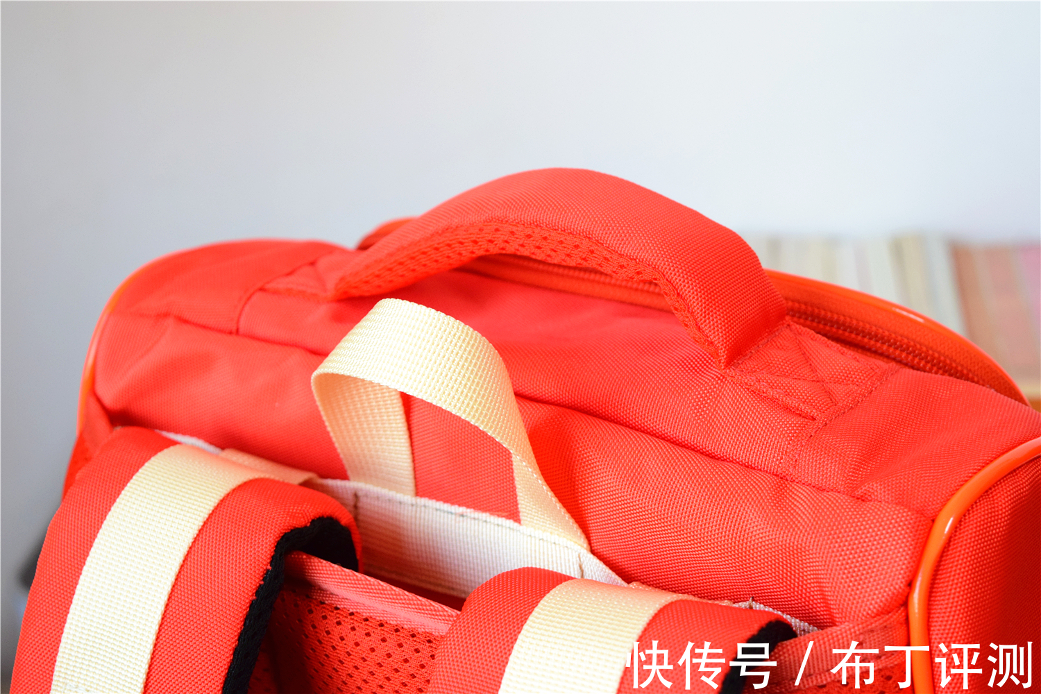书包|悬浮减重设计,送给孩子更好的开学礼物,能抗菌还能减压护脊!