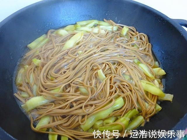 大架|夏天,午餐我常做它,一盘就够了,鲜香低卡,营养又顶饱