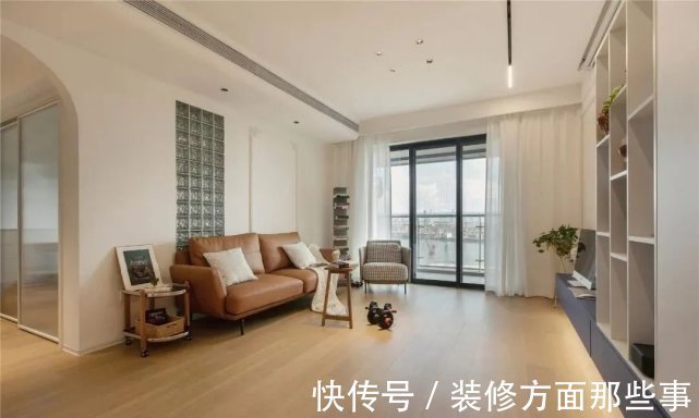 收纳|114m2简约温馨三居,白色+克莱因蓝的搭配,明净又高级!