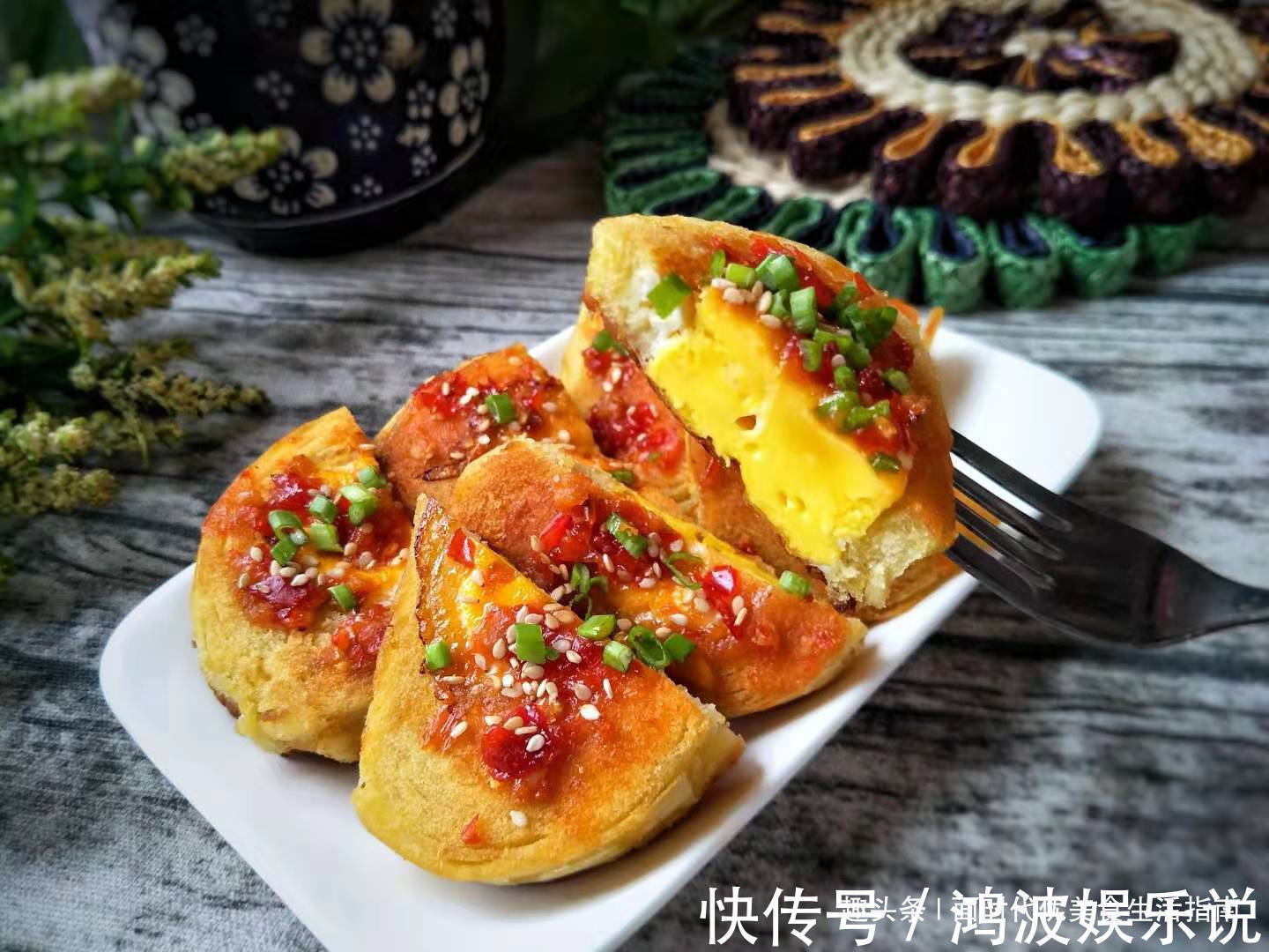 鸡蛋|一个剩馒头,四个鸡蛋,锅里一扔,营养美味又简单,孩子超喜欢吃