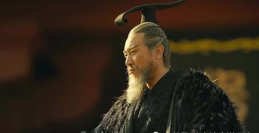 貂蝉|曹操把貂蝉赏赐给关羽,第二天貂蝉就死了,是他杀还是自杀?