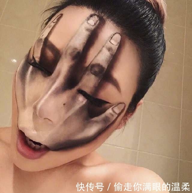 技术|美女用化妆技术将自己的脸化成恐怖画面,居然这样玩太可怕了