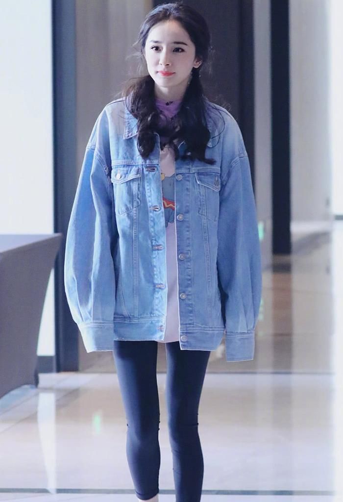 秋冬外套买啥颜色不容易过时？试试这4种“经典色”，高级又显白