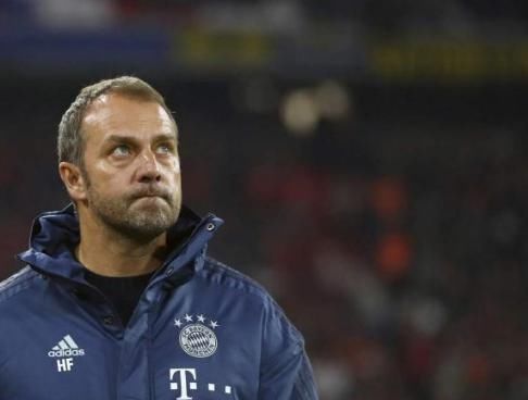 春运高峰日凌晨广州华体会- 华体会体育官网- 体育APP下载南站人头攒动深夜列车送游子归乡