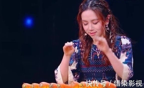 再献神技！邓紫棋用红萝卜轻松弹出《沧海一声笑》