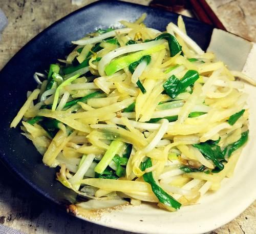 等于|土豆加它等于“天然泻药”,每周吃2次,口臭没了,越吃越瘦,穿啥都美