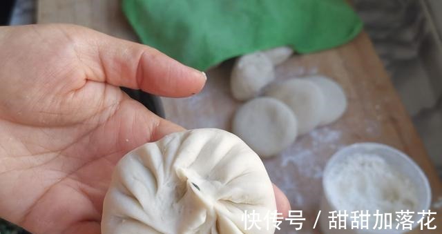 这叶子比根更营养，别再扔掉了，10月正鲜嫩，清脆爽口特下饭！