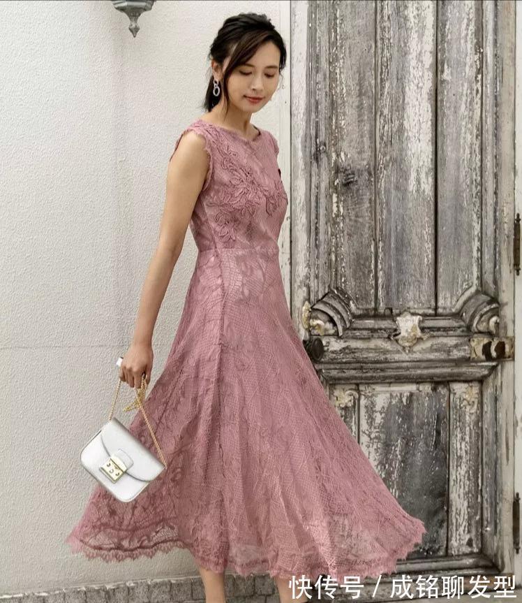 活力感|年过四十尽量少穿黑白灰，选择好色彩的搭配，比同龄人更显年轻