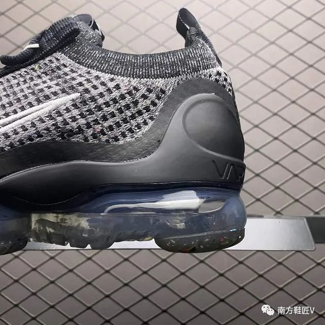 运动跑鞋 造型夸张，脚感澎湃！Vapormax Flyknit 2021运动跑鞋来了