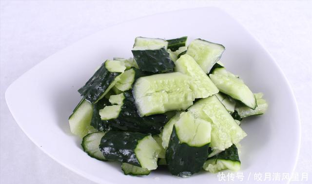 饭店|为什么饭店的拌黄瓜那么好吃,大厨教你,原来技巧在这里!