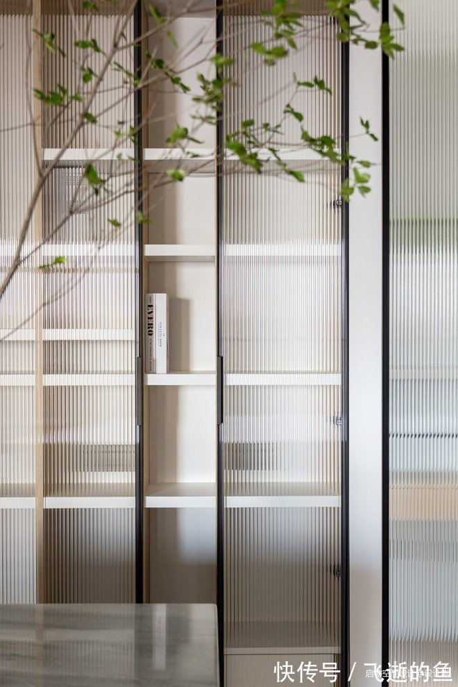 雾霾|雕塑玄关+进门卧室——“呵护型”色彩美家