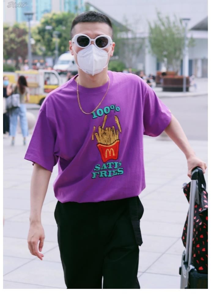 张鹤伦|《德云斗笑社》第三站录制，提醒部分粉丝：爱他们就不要去私生！