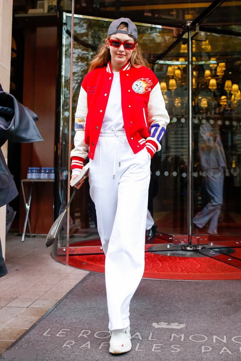 搭配 棒球服搭配要注意些什么? 短上衣不要配紧身裤, 搭配短裤很美