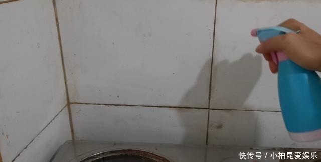白醋|白醋和洗衣液混合真厉害，解决了家家户户的难题，回家试试