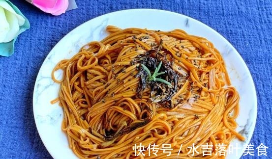 黄老师的同款葱油拌面，不可多得的美味，馋哭了！