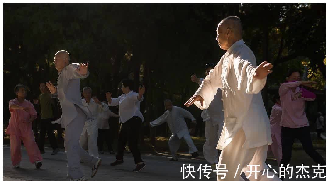 黑枸杞|高血脂的“祸首”公布,不只是喝酒吃肉,还有它,别再傻傻忽视了