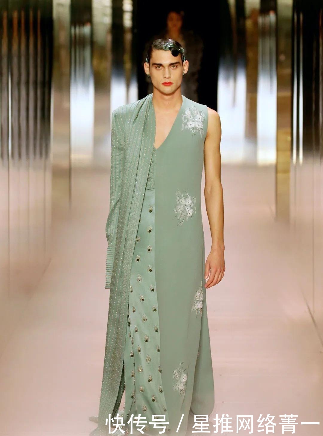 jones|黛米·摩尔走秀的FENDI2021高定秀,她们为艺术站台