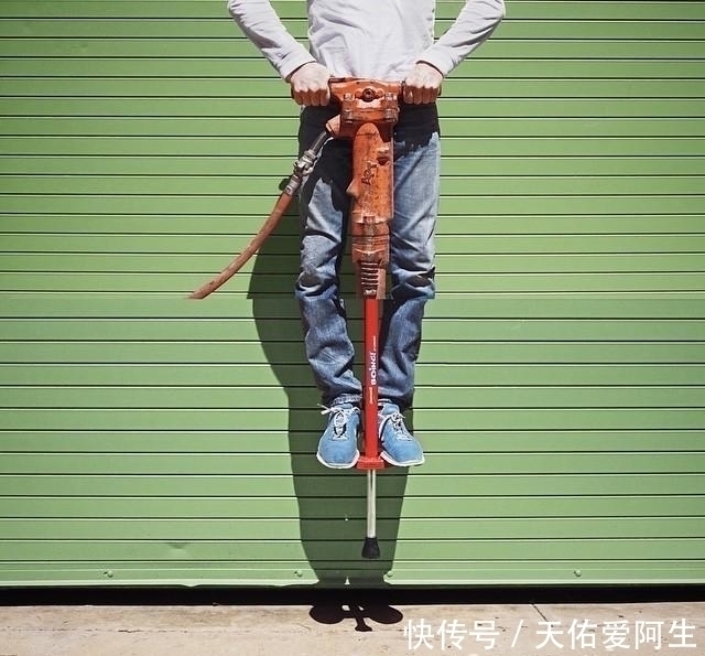 图片@艺术家将两张不同的图片拼接后,奇迹就这样发生了