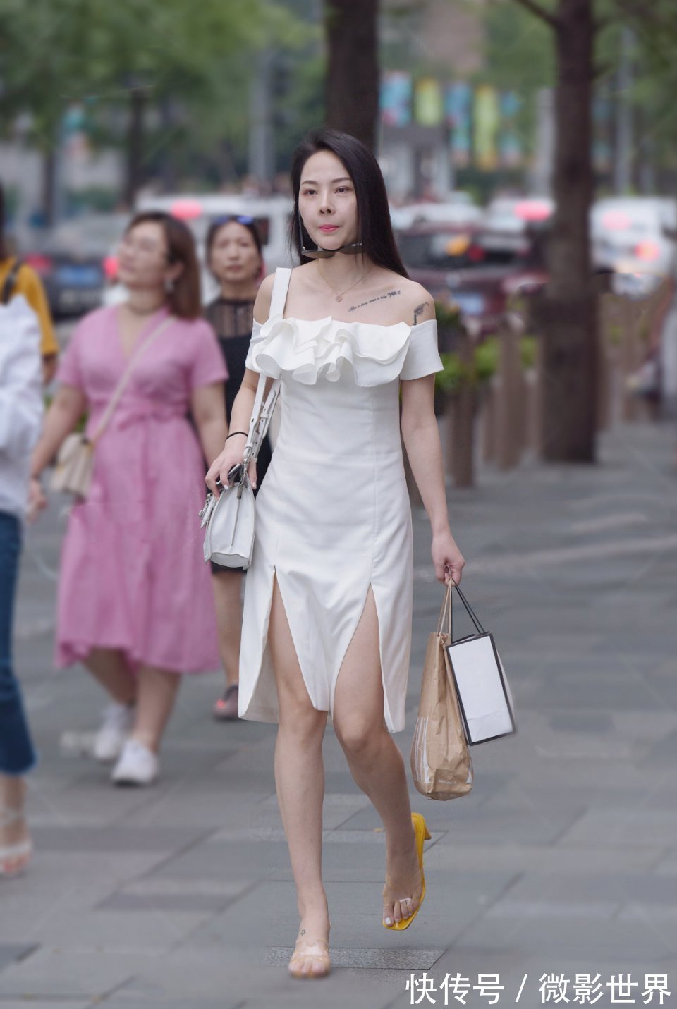 时尚|时尚小姐姐都喜欢这样的搭配,显的很高级的美