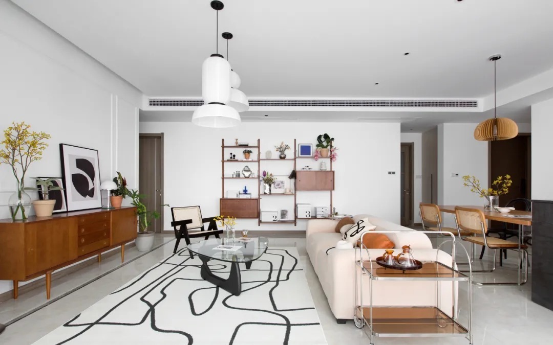 四居室|147㎡的原木风四居室,客餐厅一体好通透!