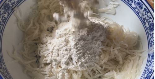 白萝卜|白萝卜这做法实在太香了，我家三天两头做，不炒不炖，比吃肉还香