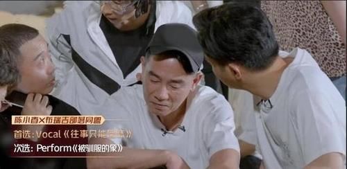 张智霖|张智霖调侃遇到问题找陈小春,想吵架就找林晓峰他们,原因笑翻全场