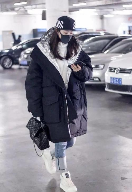 冬天,羽绒服越“长”越时髦!!