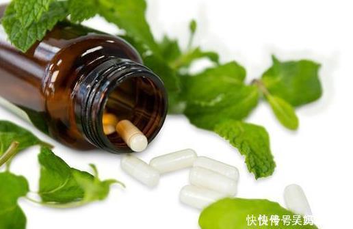 痘痘|后背痒抠下小颗粒,后背沦为螨虫“江山”,2洗1吃,螨虫将蹭蹭掉