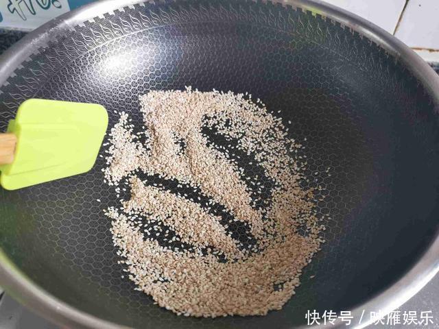 每天拿它当零食吃,健脑益智缓解疲劳,还能乌发润肤,9成人不懂