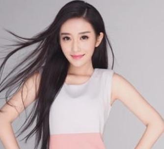 她是非誠勿擾最美女觀眾,卻因為鏡頭不經(jīng)意一掃,進(jìn)入了演藝圈