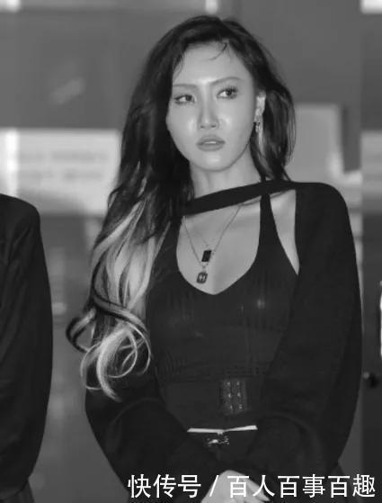 露奶|Blackpink全员“露奶装”韩国女爱豆冬天也穿这个