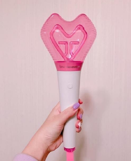 有應(yīng)援棒的女團(tuán)，智齒棒、天使棒、蘿卜燈、粉錘，你最喜歡哪家？