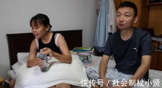 郭杜到景德镇过年,熊磊母女献殷勤,却不见熊父,网友:被抓了?