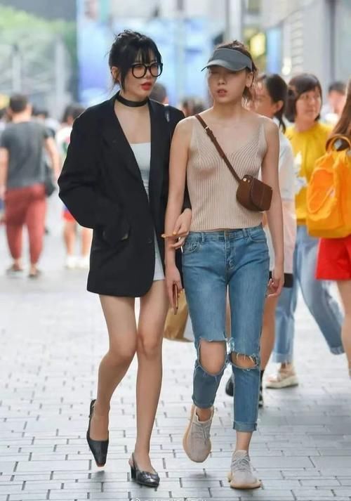 时尚 两套不同风格的穿搭示范,让你拥有性感迷人的气质,时尚又美丽