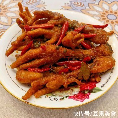冬天吃秘制麻辣虎皮凤爪，暖身又暖心