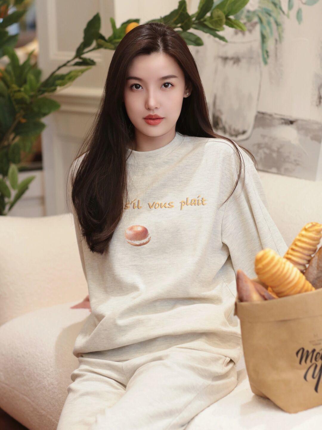 新年 这些才是“卫衣”的正确打开方式,简约宽松又有气质,时髦百搭