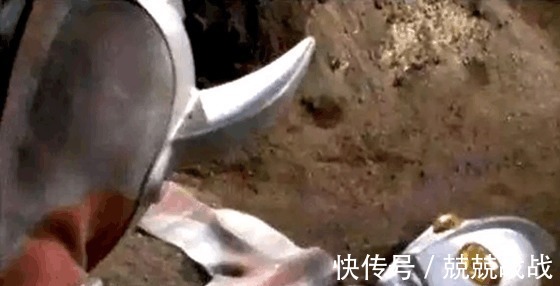 泰羅奧特曼|怪獸 我奪走杰克奧特曼能量石, 讓泰羅瑟瑟發抖!