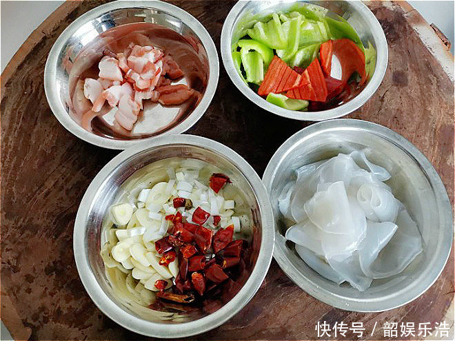 天冷了，白菜此做法才解馋！3块钱做一盘，我家一周吃5次，太香了