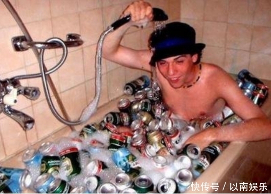 20元一瓶的酒,他一年卖了20亿,还写出了一碗碗心灵鸡汤