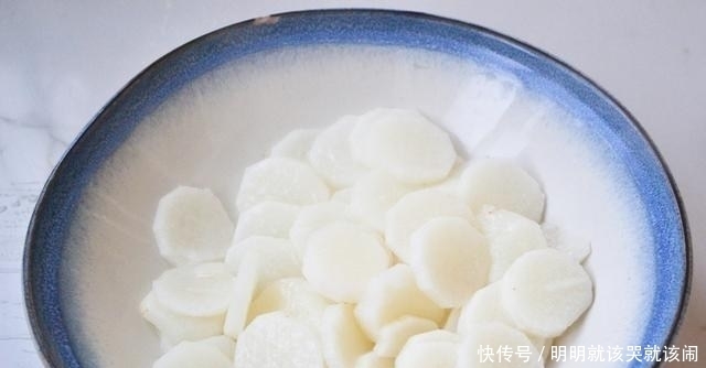 山药加入苹果,做好吃的小零食,一口一个,比蛋糕健康多了,特香